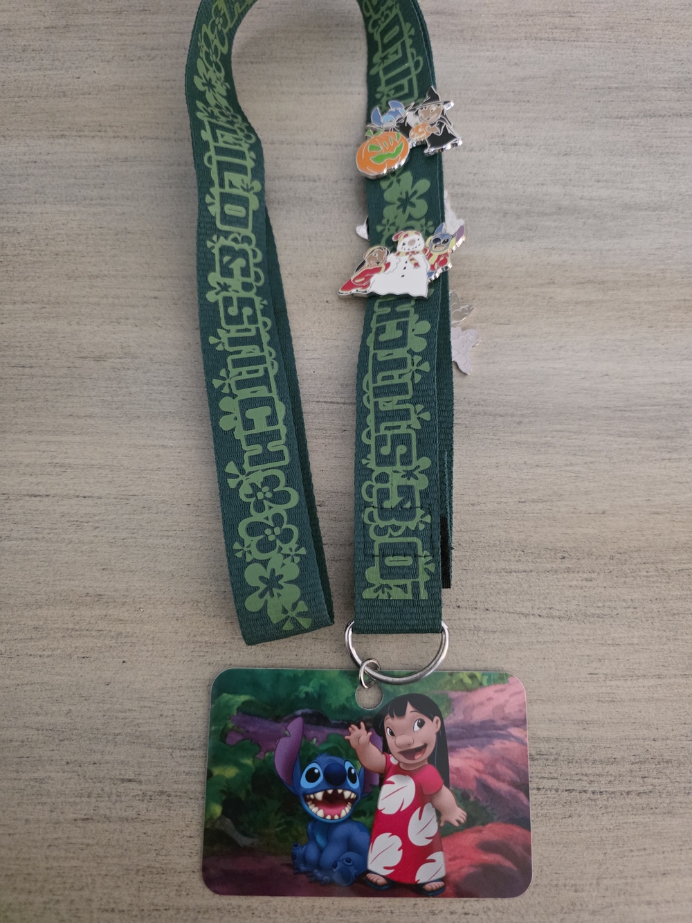 Disney Lilo & Stitch Green Character Lanyard With Pins